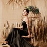 Anaswara Rajan Instagram – SHE 🍂

Mua & styling @rizwan_themakeupboy
Photography @nandu_prakash_._
Outfit @daislebridals
Decor @blush.eventco
Studio @maxxocreative