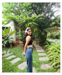 Anaswara Rajan Instagram - Thursday energy 🌼🍃🐝☀️

@oldharbourhotel