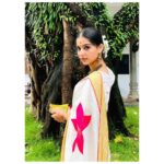 Anaswara Rajan Instagram – The feminine mystique 🪄
 ഏവർക്കും ഹൃദയം നിറഞ്ഞ ഓണാശ൦സകൾ 🌸

Saree from @arsignatureofficial @anusharejiar ❤
@ishoooooooo