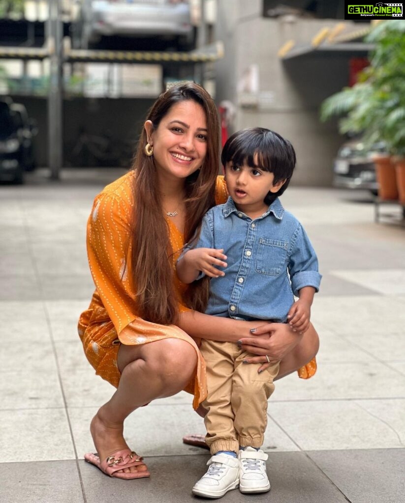 Anita Hassanandani Instagram - Just another day with my munchkin! Wearing @stylejunkiie