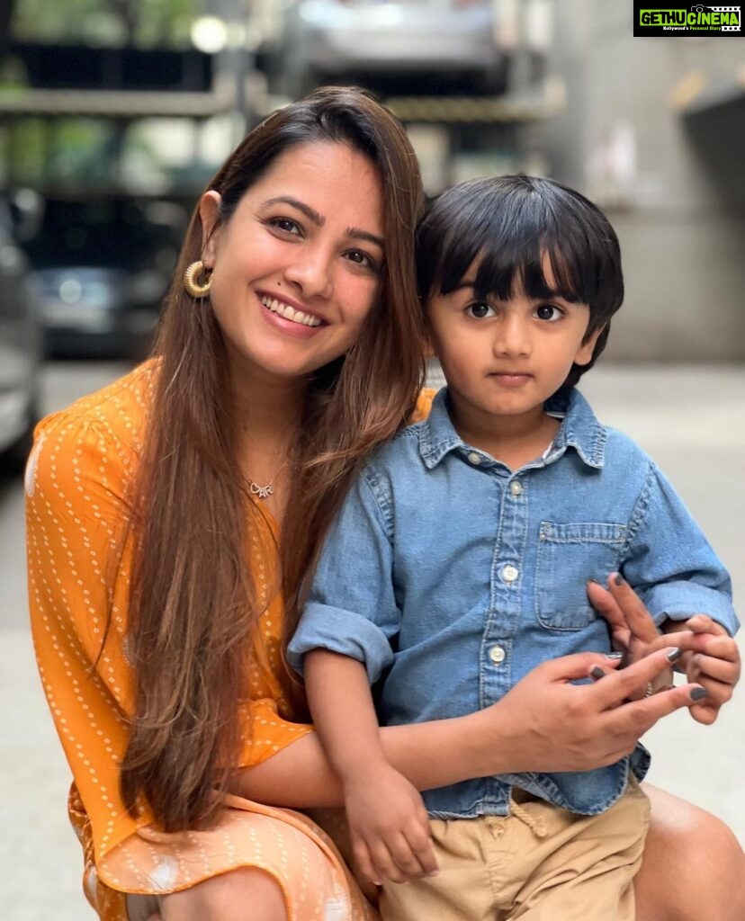 Anita Hassanandani Instagram - Just another day with my munchkin! Wearing @stylejunkiie