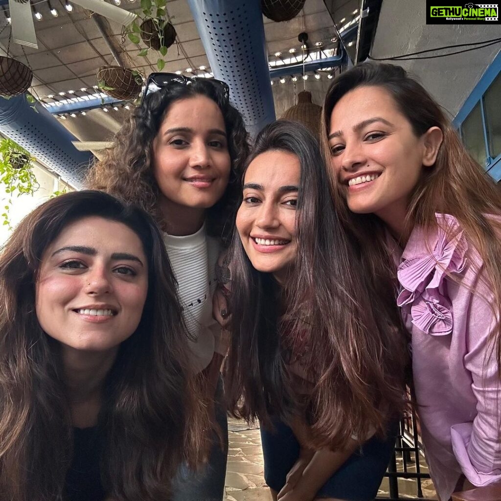 Anita Hassanandani Instagram - Girls day out! With these beauties 🤍✨ So so so nice seeing you all 😍