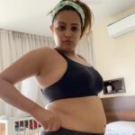 Anita Hassanandani Instagram - All you got to be is consistent ✨🤍 Getting there. Still a lonnnnnnnggggg way to go Mind you with zero diet! I eat everything 😍 🍕 🍦 🍔 🍟 Thank you @flexifityogi @happy_healthy_holy