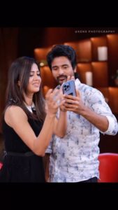 Anjana Rangan Instagram - 1.. 2… Selfie!! ❤️So many years of knowing him on and offscreen and finally a proper picture 😃❤️ #Prince @sivakarthikeyan 🔥 📸 : @kensphotography_2017