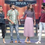 Anjana Rangan Instagram – Host ellam vechae host pandraru namma Sarkaar Jiiva.. Diwali episode.. Fun Oh Fun😉❤️😂

#SarkaarWithJiiva | Episode 5 | Premieres Oct 21st

@vjpappu1 @KikiVijay @RJVijayOfficial @JiivaOfficial @ahatamil
@joshua_preetham @vaidhyaofficial