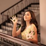 Anju Kurian Instagram – I stood there waving to my neighbour for 10 minutes before realizing that she was just cleaning her windows 🙊! 

Tag your neighbours if you have experienced any similar personal fail 😂🤫! 

#thursdaythoughts #whoops #funnymoments #mehandi #funtimes #memestagram #instadaily #pictureoftheday #relatablepost #neighbours #whynot #dailythoughts #hashtags #instagramhub #creatorgrams #goodmorning #hellofromtheotherside Kerala