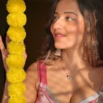 Antara Biswas Instagram - 👄🫦…. Caught The Light… Ootd: @asheerakeepflourishing