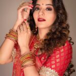 Antara Biswas Instagram - #ChathPooja 2022 ❤️🪔🥰… #indian #saree #look #loveyourself #lovemylook #ad #shoot #horlicks #photoshoot Saree: @kalpana_saree_emporium Mua: @sachinmakeupartist1 Hairstyling: @shab_qureshi786 Assisted by : @deepakpathak663 📸 @ashish_ojha_photography Managed by: @riyashhh269