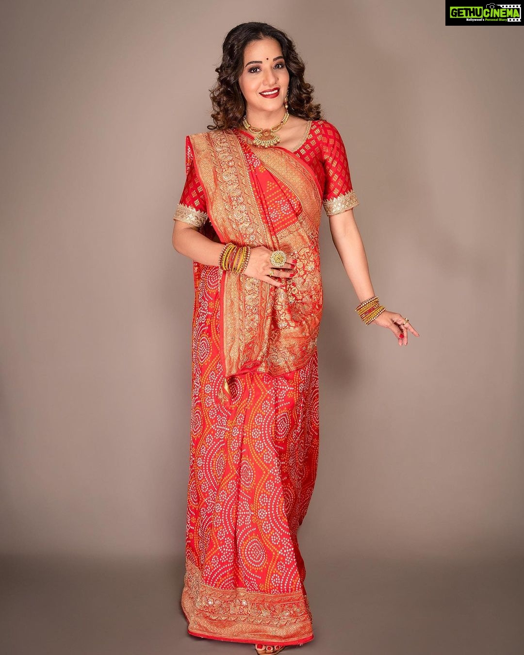 Antara Biswas Instagram - #ChathPooja 2022 ❤️🪔🥰… #indian #saree #look #loveyourself #lovemylook #ad #shoot #horlicks #photoshoot Saree: @kalpana_saree_emporium Mua: @sachinmakeupartist1 Hairstyling: @shab_qureshi786 Assisted by : @deepakpathak663 📸 @ashish_ojha_photography Managed by: @riyashhh269