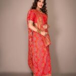 Antara Biswas Instagram - #ChathPooja 2022 ❤️🪔🥰… #indian #saree #look #loveyourself #lovemylook #ad #shoot #horlicks #photoshoot Saree: @kalpana_saree_emporium Mua: @sachinmakeupartist1 Hairstyling: @shab_qureshi786 Assisted by : @deepakpathak663 📸 @ashish_ojha_photography Managed by: @riyashhh269