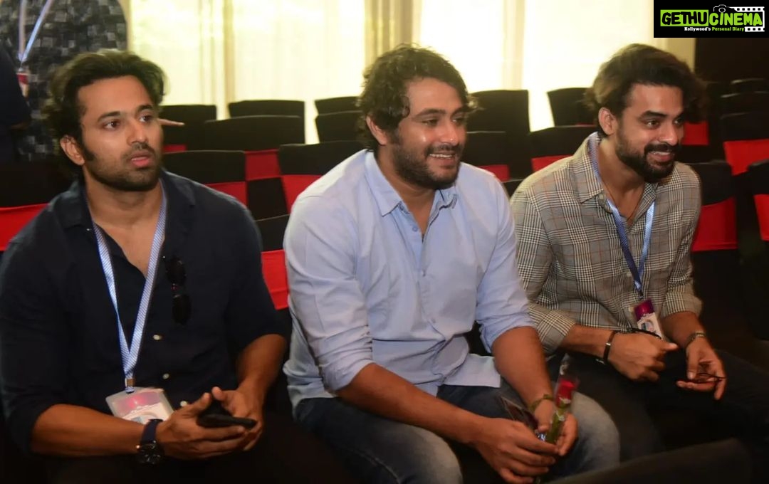 Antony Varghese Instagram - With Supermans @iamunnimukundan @tovinothomas