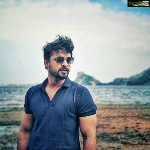 Antony Varghese Instagram - Happy birthday my broii.... adipoli cinemakal kurea yathrakal.... keep rocking superman @tovinothomas