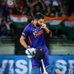 Antony Varghese Instagram - HAPPY BIRTHDAY #kingkohli വർഷം 2008 ആണെന്ന് തോന്നുന്നു ഇന്ത്യ ഓസട്രേലിയയിൽ എന്തോ കളി ജയിച്ചു വന്നപ്പോൾ എന്തോ ഇന്ത്യൻ ക്രിക്കറ്റ് ടീമിന് ഒരു സ്വീകരണം കൊടുത്ത് കൂടെ ആ വർഷം under19 വേൾഡ് കപ്പ് ജേതാക്കളും ഉണ്ടായിരുന്നു... അന്നാണെന്ന് തോന്നുന്നു കോലി എന്ന ക്രിക്കറ്ററെ ആദ്യമായി കാണുന്നത്...പിന്നീട് പതുക്കെ പതുക്കെ ഇന്ത്യൻ ക്രിക്കറ്റ് ടീമിൽ സ്ഥിര സാനിദ്ധ്യം ആയപ്പോഴും ശ്രദ്ധിച്ചു തുടങ്ങിയത് ഒരു കളിയിൽ കോഹ്‌ലി 183 റൺസ് അടിച്ചപ്പോൾ ആണ്. പണ്ട് ഗാംഗുലിയും ധോണിയും 183 റൺസ് എടുത്ത് കഴിഞ്ഞ് കുറച്ചു കഴിഞ്ഞപ്പോൾ ഇന്ത്യയുടെ ക്യാപ്റ്റൻ ആയിരുന്നു അതുപോലെ കോലിയും ഇന്ത്യൻ നായകൻ ആകണമെന്ന് അന്നെ ആഗ്രഹിച്ചു. അതും സംഭവിച്ചു... പണ്ട് സച്ചിനും ധോണിയും ഒക്കെ ബാറ്റ് ചെയ്യാൻ ഉള്ളപ്പോൾ എനിക്ക് തോന്നാറുണ്ട് ഇന്ത്യയെ ഇവർ ജയിപ്പിക്കുമെന്ന് അതുപോലെ തന്നെയായിരുന്നു കോലിയും. ഈ വേൾഡ് cup തുടങ്ങുന്നതിനു മുൻപ് ഏറ്റവും കൂടുതൽ കേട്ടത് കോലി തിരികെ ഫോമിൽ എത്തുമോ എന്നുള്ള ചോദ്യങ്ങൾ ആയിരിക്കും അതിനെല്ലാം ഉള്ള ഉത്തരം ആയിരുന്നു പാകിസ്ഥാന് എതിരെയുള്ള കോലിയുടെ ബാറ്റിംങും ഇന്ത്യൻ വിജയവും... അന്ന് കളി കണ്ടുകൊണ്ടിരുന്നപ്പോൾ ടെൻഷൻ അടിച്ചു അറ്റാക്ക് വരുമെന്ന ഞാൻ കരുതിയത് 😀😜. അപ്പോൽ പറഞ്ഞു വരുന്നത് ഇന്ത്യ ആ വേൾഡ് കപ്പ് ആയി ഇത്തവണയും വരും കൂടെ കോലിയും ... അപ്പോൽ കിംഗ് കോലിക്ക് Happy Birthday 🥰😀.... സിനിമ തുടങ്ങുന്നതിന് മുൻപ് പറയുന്ന പോലെ ഈ എഴുതിയത് തികച്ചും എൻ്റെ ഉള്ളിൽ നിന്നുള്ളത് മാത്രമാണ് അതിൽ വർഷവും കണക്കും ഒക്കെ ചിലപ്പോൾ തെറ്റിയേക്കം 😀😀 #king #kingkohli #birthday #nov5 #t20worldcup #chakdeindia