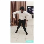 Antony Varghese Instagram - ഞാൻ ജാക്ക്സണ്‍ അല്ലടാ.. 🤪 dance master vikram mode....This is what exactly happens during my photoshoots #cantstandstill #overhyper #dancelikenobodyiswatching 📷 : @shaneemz