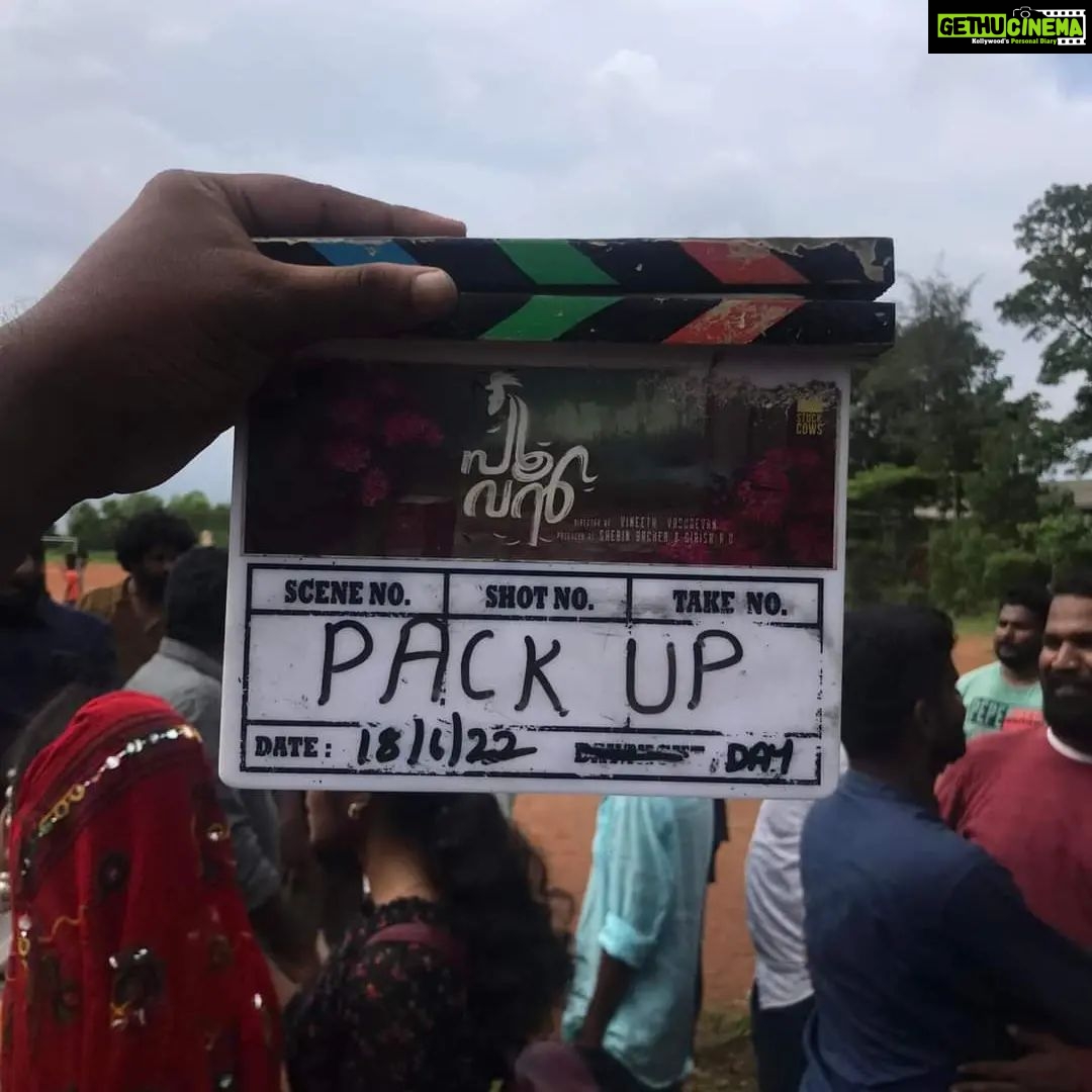 Antony Varghese Instagram - ഇനി തീയേറ്ററിൽ കാണാം @poovan_movie 🐓 Directed By @vineeth_vasudevan__ Produced By @shebinbacker and @girish.ad Writen By @varun_dhara Dop @sajithpurushan @sajincherukayil @vineeth_vishwam @varun_dhara #ShebinbackerProductions #stuckcows @shebin_backer_productions