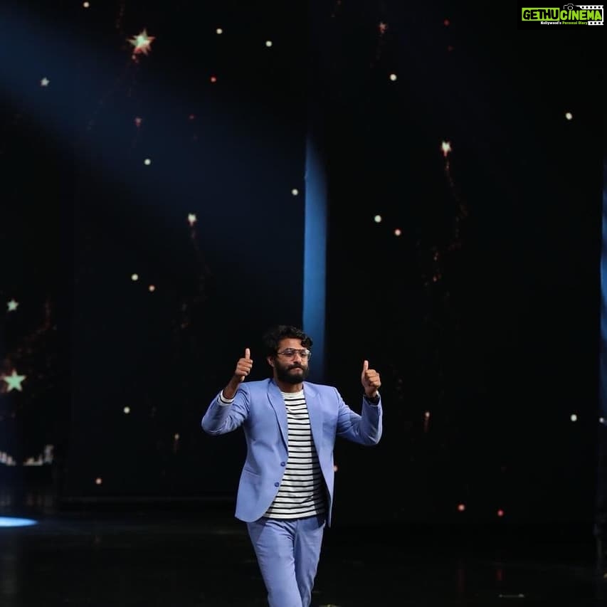 Antony Varghese Instagram - Much honoured to receive the award for best debutant actor (Angamaly diaries) Thank you @siimawards . Costume designed by @soorajskofficial #siima2018 Dubai, United Arab Emirates
