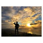 Antony Varghese Instagram - Silhouette..!!Every sunset is an opportunity to reset. 👍🏻Pic courtesy @george_palayil_official Arthurs Seat (berg i Australien, Victoria, Mornington Peninsula, lat -38,35, long 144,95)