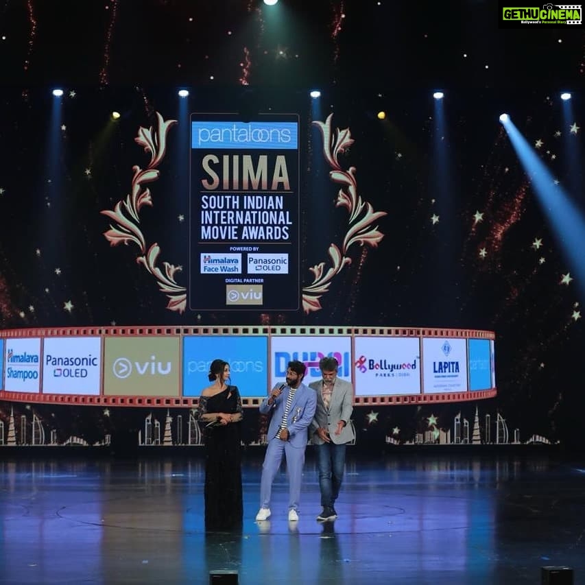 Antony Varghese Instagram - Much honoured to receive the award for best debutant actor (Angamaly diaries) Thank you @siimawards . Costume designed by @soorajskofficial #siima2018 Dubai, United Arab Emirates