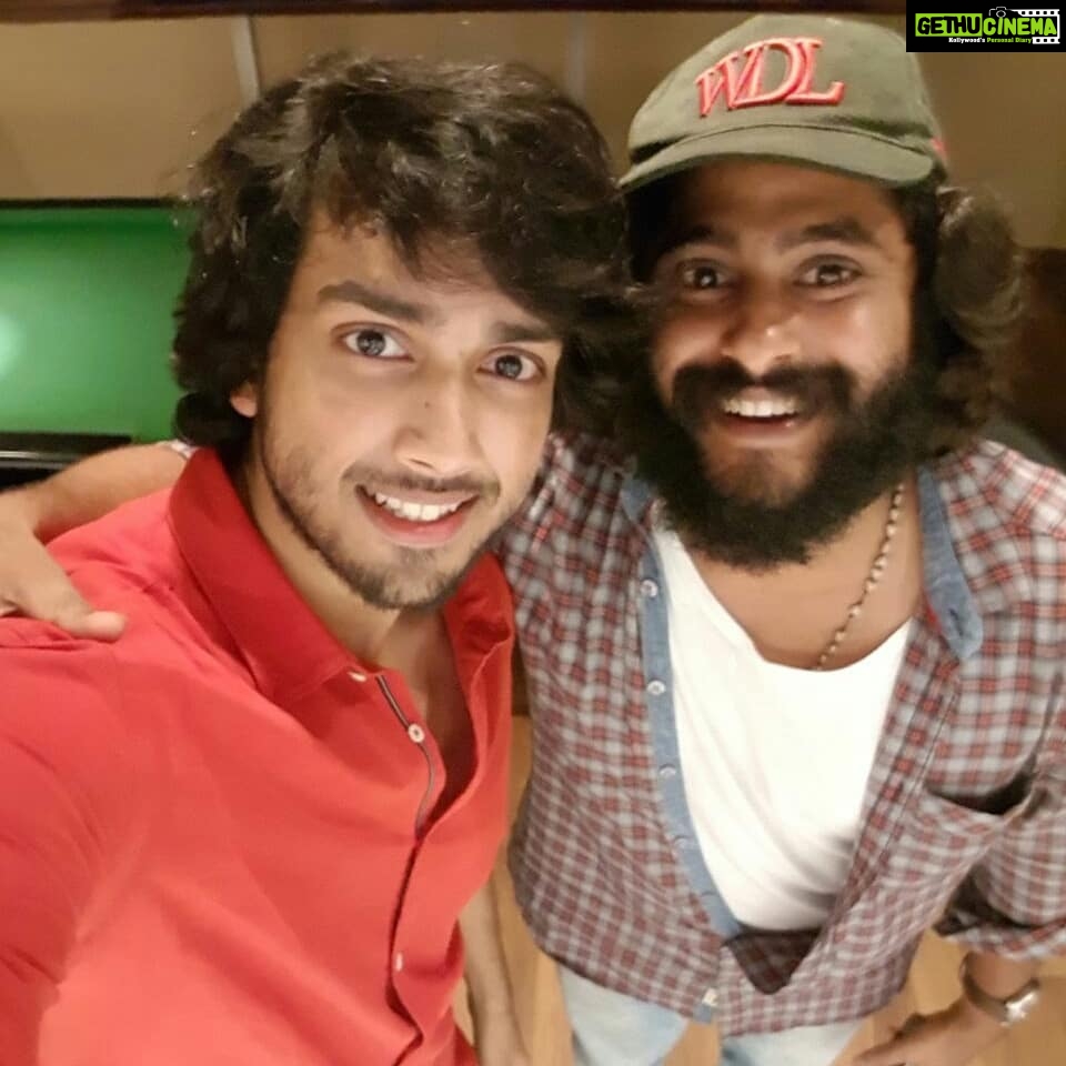 Antony Varghese Instagram - With @tovinothomas , @soubinshahir , @gregg_dawg , @chembanvinod , @joju_george , @kalidas_jayaram Holiday Inn Kochi