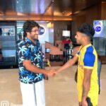 Antony Varghese Instagram - ആനപ്പറമ്പ് ടീമും മഞ്ഞപ്പടയും .... 📸 @sreenath_ushadevi Crowne Plaza Kochi