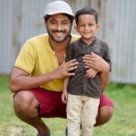 Antony Varghese Instagram - ഇന്നലെ കരഞ്ഞ ഇമ്രാൻ ഷിഹാബ് ധാ ഇന്ന് ഫുൾ ഹാപ്പിയായി 'ലൈല 'യുടെ സെറ്റിൽ എത്തിയിട്ടുണ്ട്..നാളേം വരാന്ന് പറഞ്ഞാ ഇറങ്ങിയത്... കൊണ്ടുവന്നില്ലേൽ അവൻ മിക്കവാറും വീട്ടിൽ ലാലിയാകും