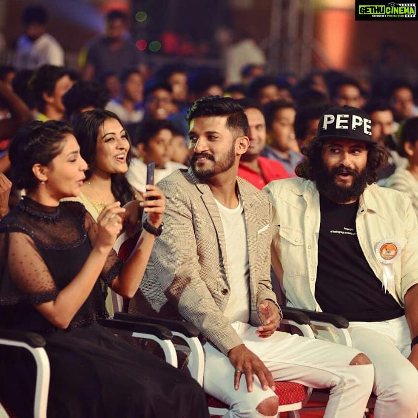 Antony Varghese Instagram - 20th Asianet Film Awards 🏆 #Youthiconoftheyear✌🏻happymoments#positivevibes#respectouraudience Adlux International Convention & Exhibition Centre