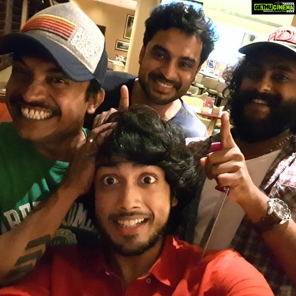 Antony Varghese Instagram - With @tovinothomas , @soubinshahir , @gregg_dawg , @chembanvinod , @joju_george , @kalidas_jayaram Holiday Inn Kochi