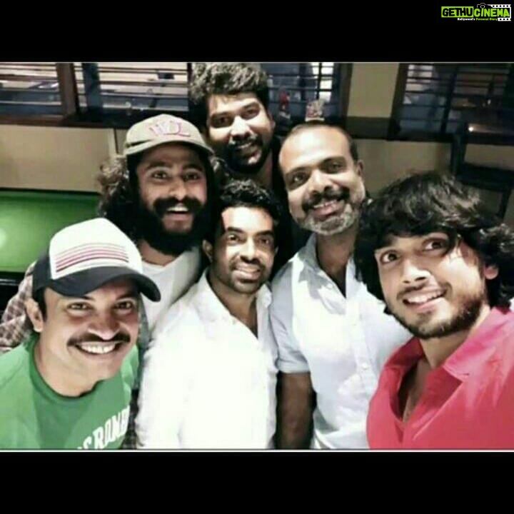 Antony Varghese Instagram - With @tovinothomas , @soubinshahir , @gregg_dawg , @chembanvinod , @joju_george , @kalidas_jayaram Holiday Inn Kochi