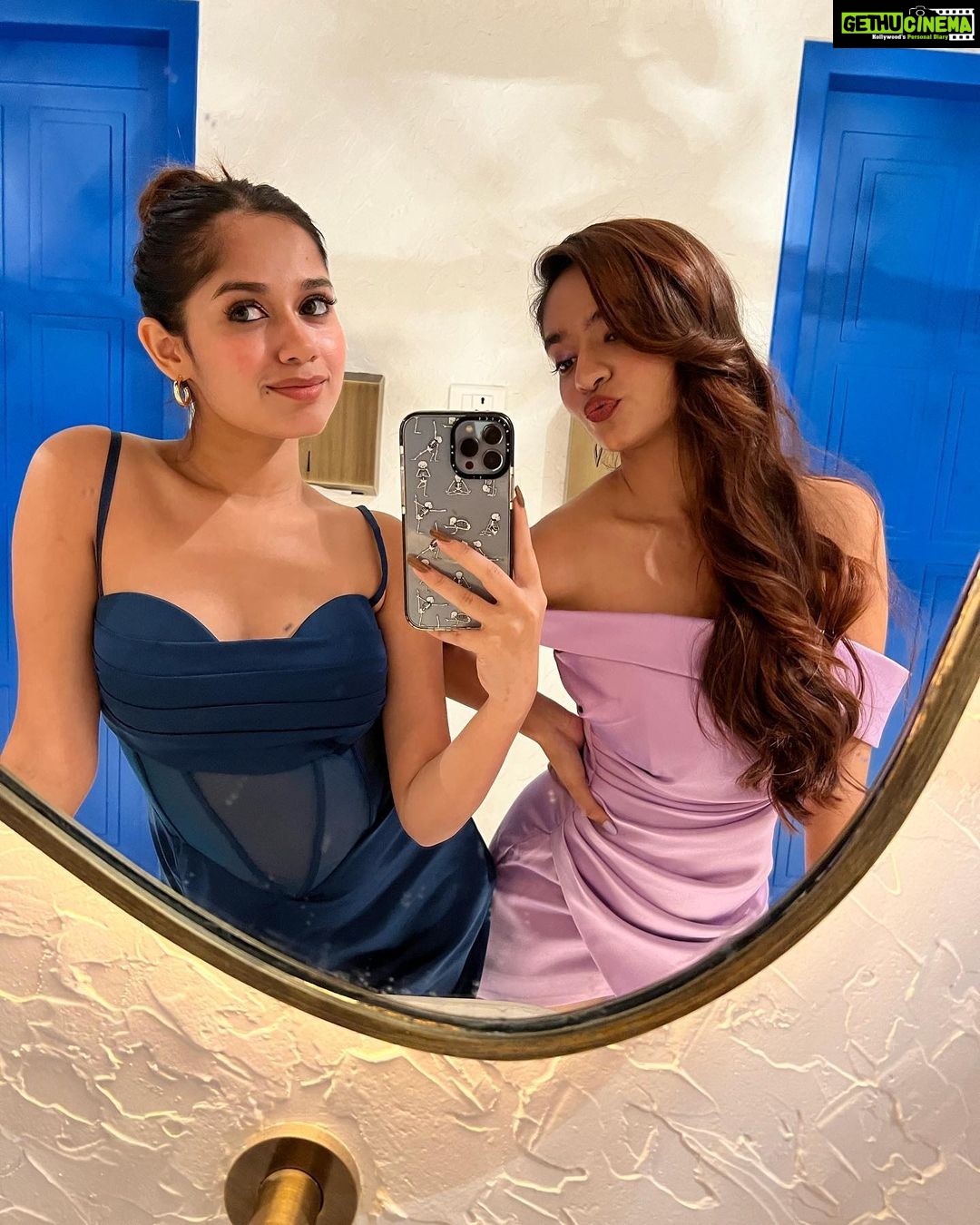 Anushka Sen - 1.7 Million Likes - Most Liked Instagram Photos