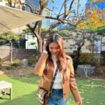 Anushka Sen Instagram - We were just two lovers Feet up on the dash, drivin' nowhere fast Burnin' through the summer Radio on blast, make the moment last 🫰🍂 Seoul, Korea