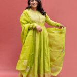 Aparna Balamurali Instagram - 💚 Styled by: @nikhitaniranjan Outfit: @real_weaverstory Jewellery: @theamethyststore Shot by: @kiransaphotography