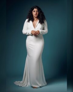 Aparna Balamurali Instagram - White & Wholesome 🤍 . . 📸 @jiksonphotography Wearing @ziplinemade HMU @themixandbrows_by_fathimajmal Styling & Creatives @theitembomb Studio @maxxocreative