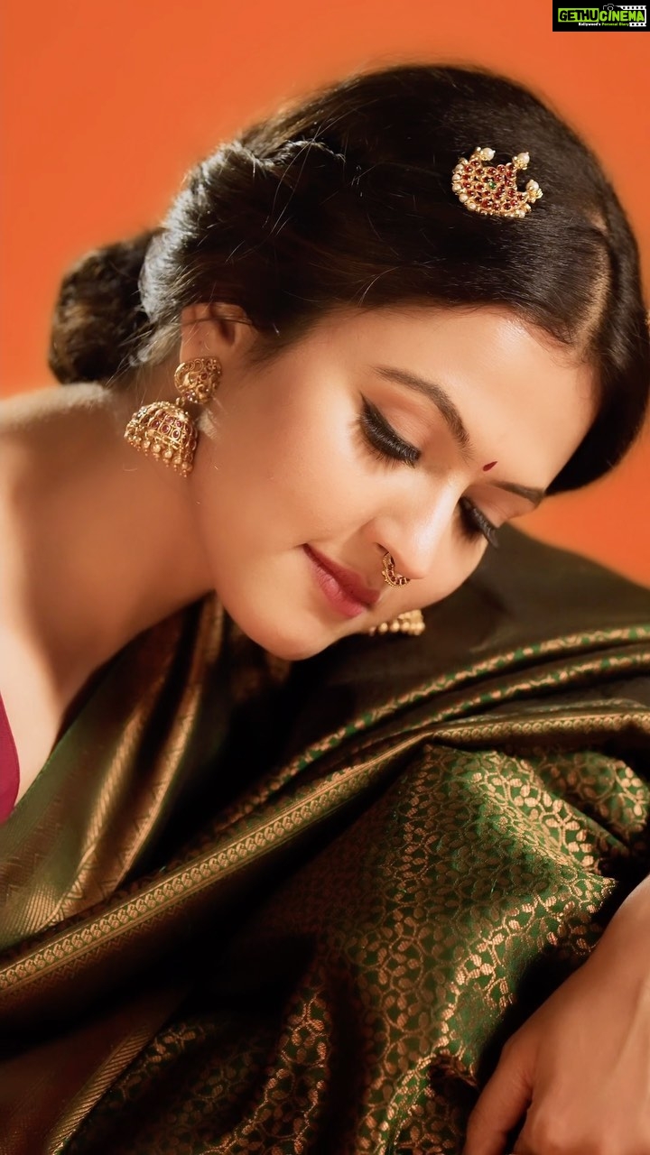 Aparna Das Instagram - Nothing makes a women more beautiful than the belief that she is beautiful ✨ - Sophia Loren Client: @kalyansilks @kalyansilksme Agency: @twotone.agency Photography: @shafishakkeer Assisants : @abin_km_ @emilstanlyjo Styling: @styledbysmiji Assisant: @vishnupriyaprakasan Makeup: @femy_antony__ Reels: @aswaghoshan Edit &Di @arun_c_s___