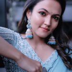 Aparna Das Instagram - Feeling blue-tiful ! 💙 . 📸 @jishnu.sidharth 🥻 @aanunobbyofficial 💄 @makeover_by_gayathri_ Earings @shoptoupgrade
