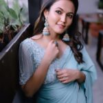 Aparna Das Instagram - Feeling blue-tiful ! 💙 . 📸 @jishnu.sidharth 🥻 @aanunobbyofficial 💄 @makeover_by_gayathri_ Earings @shoptoupgrade