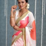 Aparna Das Instagram - There is no beauty without color 🌈 @arsignatureofficial #onamcollection 📸 @shafishakkeer Styling: @anusharejiar Assistant: @vishnupriyaprakasan Makeup: @rameshkannan makeup arist Art: @sunil george_ Studio: @threedotsfilmstudio Photography team : @srirajphotography @abin_km_ @ajith_varghese_kj Production: @unni_kodungallur #onam #onamsaree #onamission #shoot #aparnadas #fashionstyle #saree