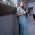 Aparna Das Instagram – Feeling blue-tiful ! 💙
.
📸 @jishnu.sidharth 
🥻 @aanunobbyofficial 
💄 @makeover_by_gayathri_
Earings @shoptoupgrade