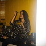 Apoorva Arora Instagram - Dilkashi, uns, mohabbat, Aqidat, Ibadat, junoon but with 🍜 📸 Artist- @parikshitjoshi_ / @parikshit.on.film