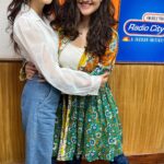 Archana Instagram – Going full desi with RJ Archana ❤️ @archanaapania at @radiocityindia 
This woman is a blast of positive energy 
She is one of a kind ❤️💥

#radiocity #radio #rjarchana #movie #bollywood #film #sarojkarishta #feature Radio City