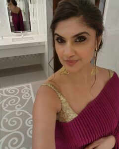 Archana Instagram - #saree my #desi #drape
.
.
.
Makeup @chaurasiapooja.mua 
Saree gifted by @rjpalakkhurana 
Blouse 20 years old by #shekharjuhutailor
Photos SELFIES & Pooja Chaurasia