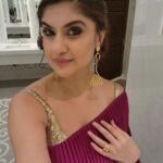 Archana Instagram – #saree my #desi #drape
.
.
.
Makeup @chaurasiapooja.mua 
Saree gifted by @rjpalakkhurana 
Blouse 20 years old by #shekharjuhutailor
Photos SELFIES & Pooja Chaurasia