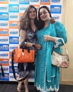 Archana Instagram - My first personal interview of my life at a radio station that too @radiocityindia with @archanaapania ITS A SUPER FUN INTERVIEW 
ITS COMING OUT REALLY SOON
STAY TUNED ❤️

#radio #jubedakhaala