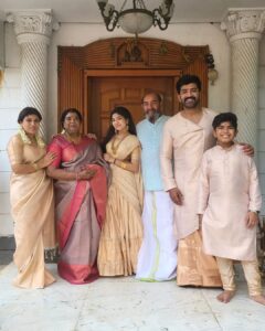 Arun Vijay Instagram - Happy Deepavali to all!!🤗💥
God bless with loads of happiness and prosperity..❤️