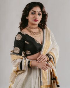 Arya Instagram - വിഷു 2022 ❤️

Concept & styling @sabarinathk_ 
Captured by @vivekmenonphotography 
MUA @mukeshmuralimakeover 
Saree @supriya_weavers_kuthampully 
Jewelry @meralda.jewels 
Studio @maxxocreative 
Special thanks @pranavraaaj @huwais.m 

#vishu2022 #celebration #keralam #newyear #loveandprosperity #picoftheday