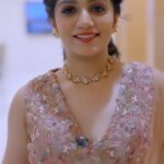 Arya Instagram – JOSCO’s Designer Jewelry Collection is truly a treat to the eyes…. This is my first time doing a styling Vlog and this Vlog is specifically dedicated to all the BRIDES TO BE and the gorgeous girls around …. FULL VLOG IS OUT IN MY YT CHANNEL NOW. Link in my BIO .. 

#jewellerydesign #trendingreels #fashionista #stylingtips #brides #youtube #vlog #badaitalkies #aryabadai