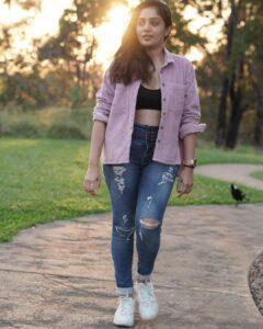 Arya Instagram - Escape and breathe the air of new places 🇦🇺❤️

#sunset #australia #brisbane #glasshousemountains #travel #explore #lovemyjob #inspirational