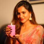 Ashu Reddy Instagram - Be a light in someone's life and make it bright.. Happy Diwali.. please keep pets and street dogs in your mind, let's all have a polution free Diwali 🪔 ♥️🙏🏻⭐️ #ashureddy #happydiwali #makeitpetfriendly 🙏🏻🐸 #diwalivibes