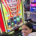 Ashu Reddy Instagram - MY MOM nicely enjoying in the USA. Leaving me alone at home 🫤😭🤒 thanks for this experience @divvik 😫 #ashureddy #missingmommy #comebacksoon ⏱️