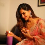Ashu Reddy Instagram - Be a light in someone's life and make it bright.. Happy Diwali.. please keep pets and street dogs in your mind, let's all have a polution free Diwali 🪔 ♥️🙏🏻⭐️ #ashureddy #happydiwali #makeitpetfriendly 🙏🏻🐸 #diwalivibes