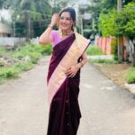 Athulya Ravi Instagram - தீப ஒளி உங்கள் வீட்டை அழகாக ஒளிரச் செய்து உங்கள் வாழ்க்கைக்கு மேலும் அர்த்தத்தை சேர்க்கட்டும். இனிய தீபாவளி வாழ்த்துகள்!🪔🪔 #happydiwali #diwali #diwaliwithfamily💕 #coimbatore !! Saree @kovaipattu ❤️